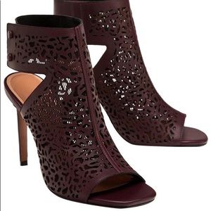 Zara Purple Laser Cut Out Heels💟